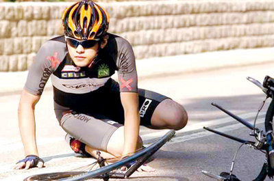 周杰倫穿單車(chē)服酷勁十足(圖)_影音娛樂(lè)_新浪網(wǎng)